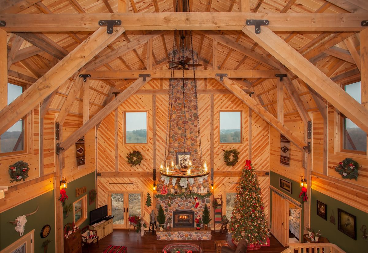 3 29 21 Rustic Gambrel Home Robert Smith Iowa Christmas web 18