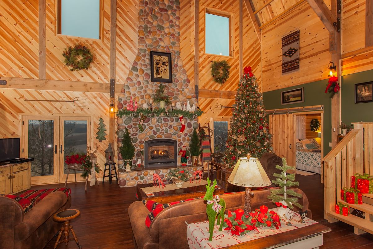3 29 21 Rustic Gambrel Home Robert Smith Iowa Christmas web 19