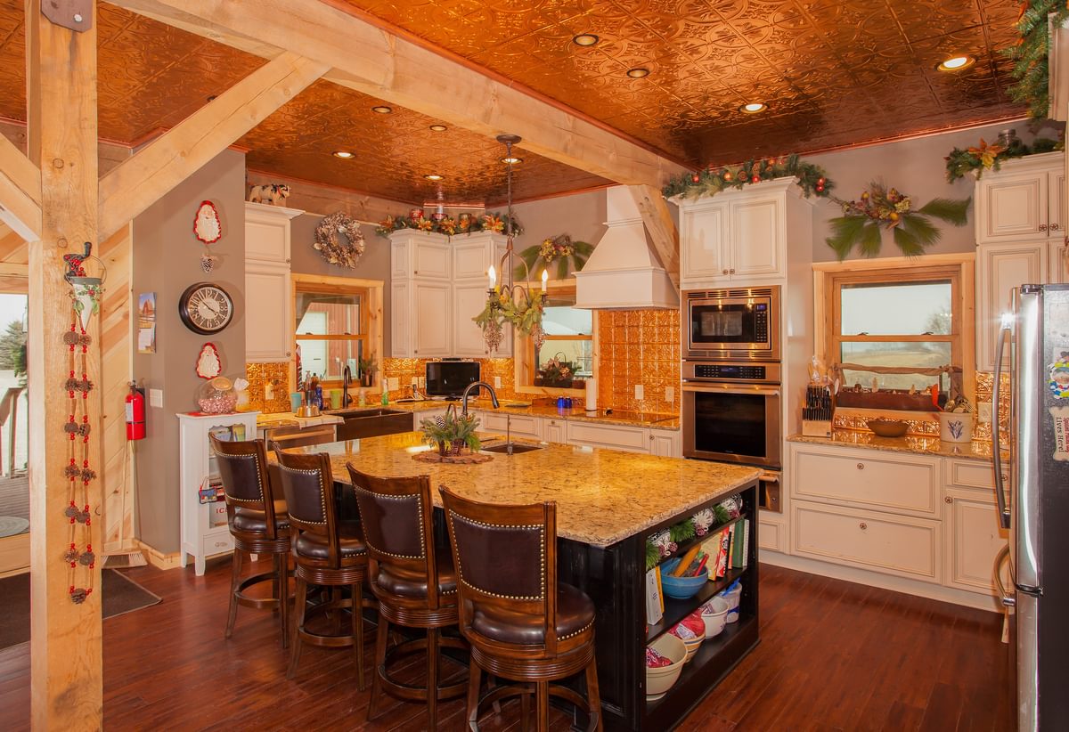 3 29 21 Rustic Gambrel Home Robert Smith Iowa Christmas web 2