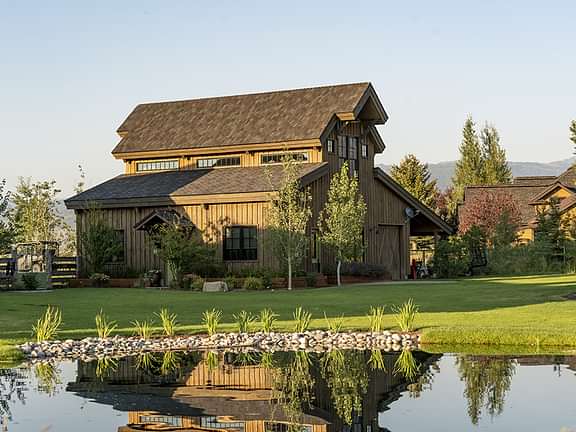 Timberlyne Creative Backyard Barn Timber Frame 1web