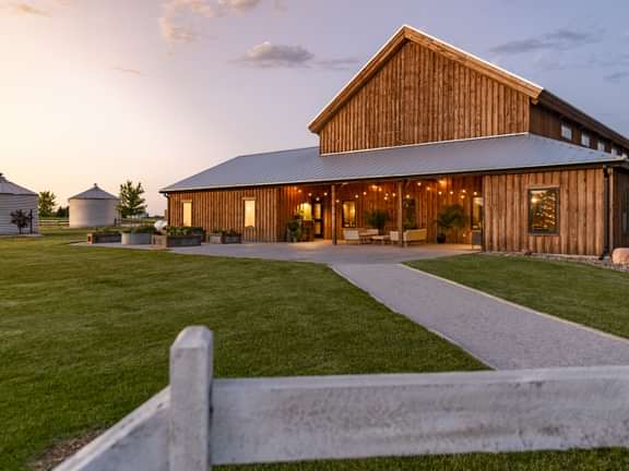 Timberlyne Irishman Acres Wedding Venue Barn 1