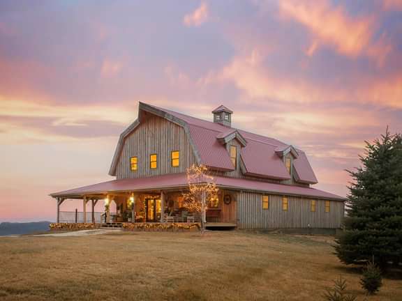 3 29 21 Rustic Gambrel Home Robert Smith Iowa Christmas web 21