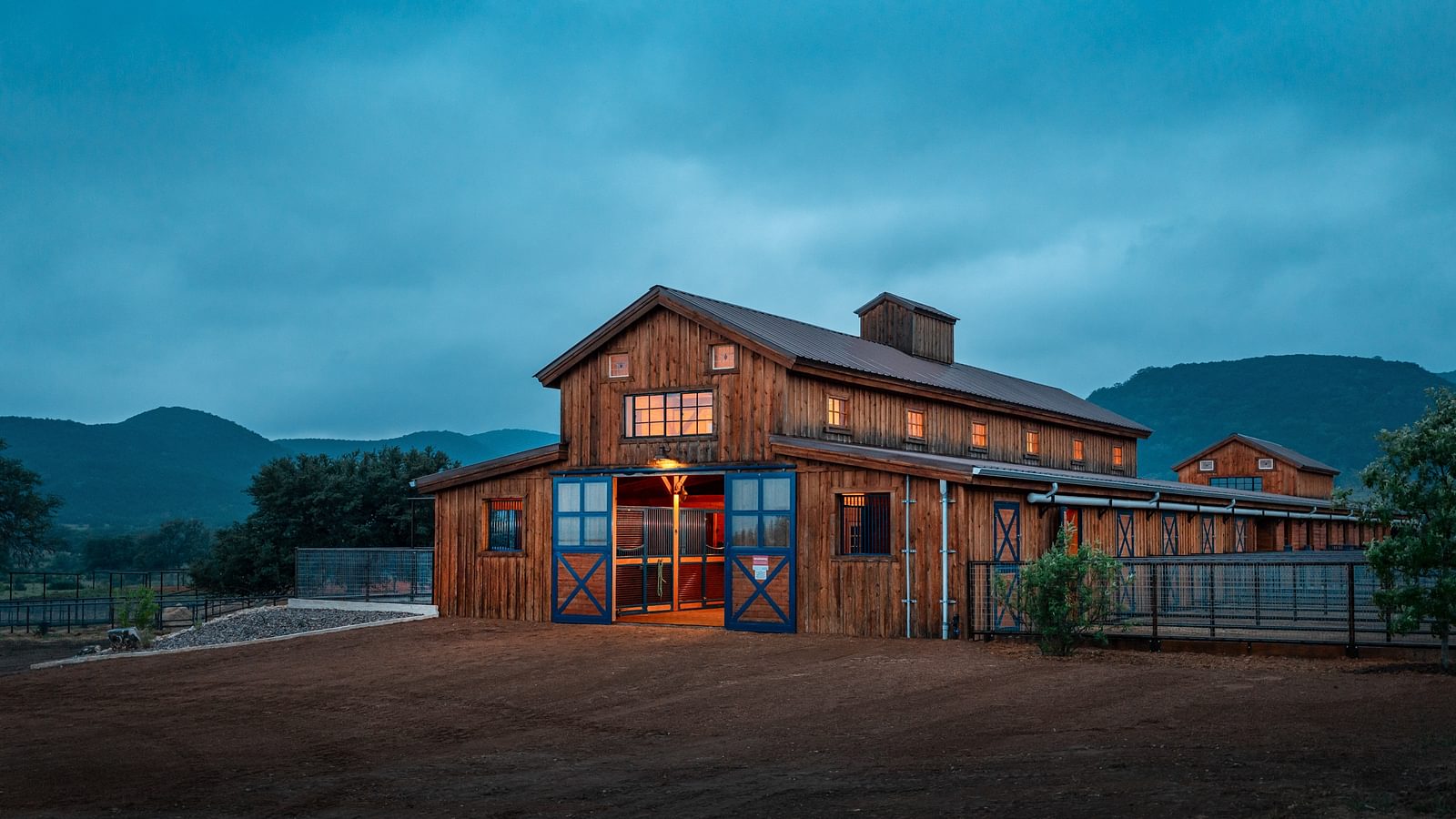 5 19 25 Horse Barn in Hill Country Mauldin TX web 1